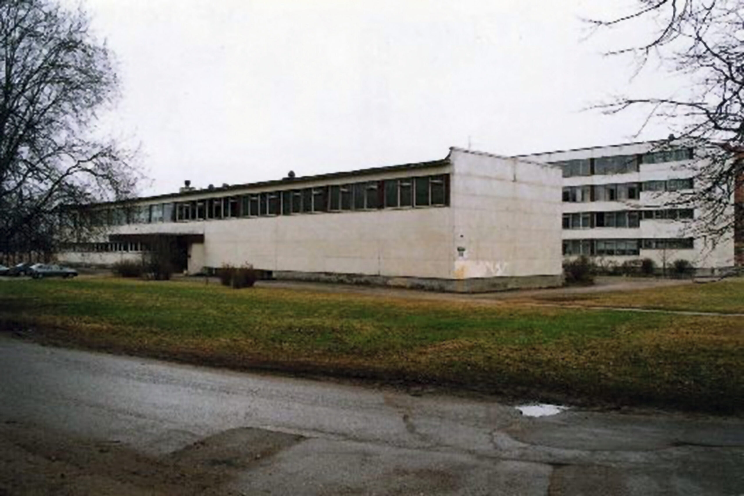 Tartu meditsiinikool (Nooruse t). Tartu, 1999. Foto Aldo Luud., TM F 1069:79, Tartu Linnaajaloo Muuseumid / Tartu Linnamuuseum.