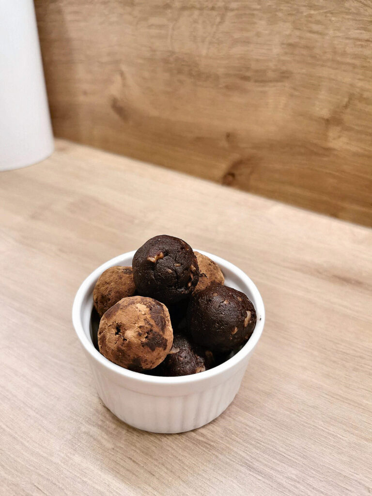 Šokolaadi-maapähklivõi trühvlid