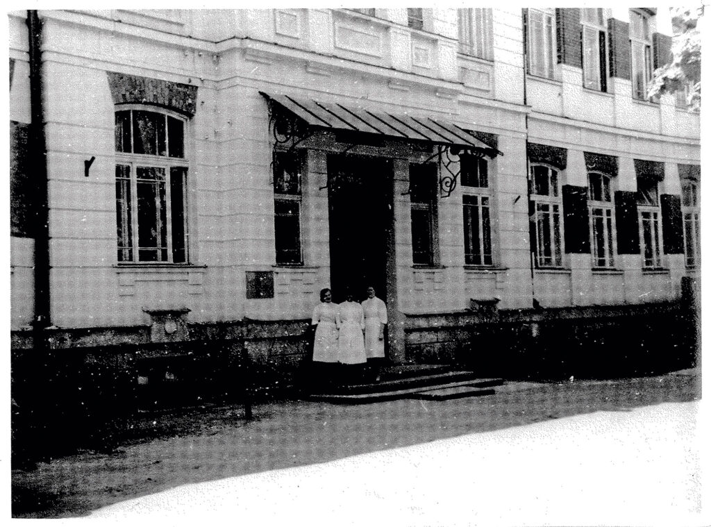 1961. aasta kevadel õppepraktikal Maarjamõisas. Siin toimusid sisehaiguste praktikumid, samuti labori jt praktikumid.