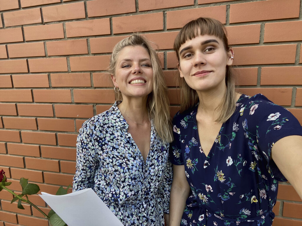 Maria ja Elo lõpetasid Tartu Tervishoiu Kõrgkooli 2023. aasta juunis. Foto: erakogu